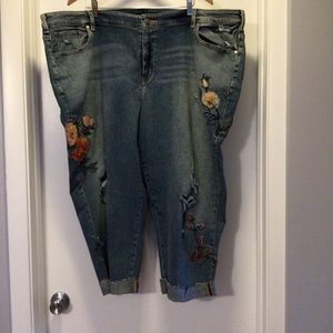 NEW Lane Bryant Girlfriend Cropped Embroidered Flower Distressed jeans sz 28